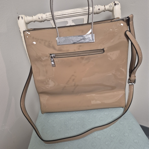 Elegant Tan Patent Leather Tote Bag - Picture 2 of 16